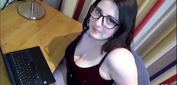  18 Jahre junge BBW Sekretärin Elisa vom Chef im Büro gefickt Deutsch - German Teen